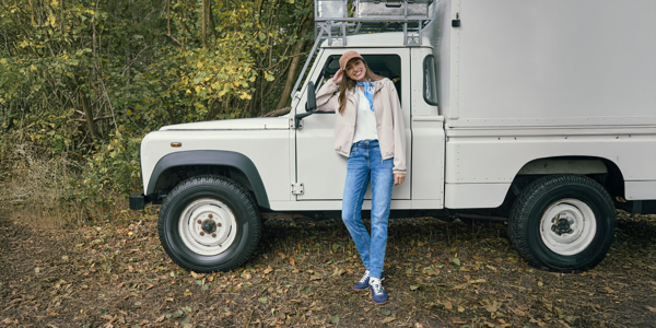 NEDOSTATEK BARVY – outfit bez detailu působí nudně